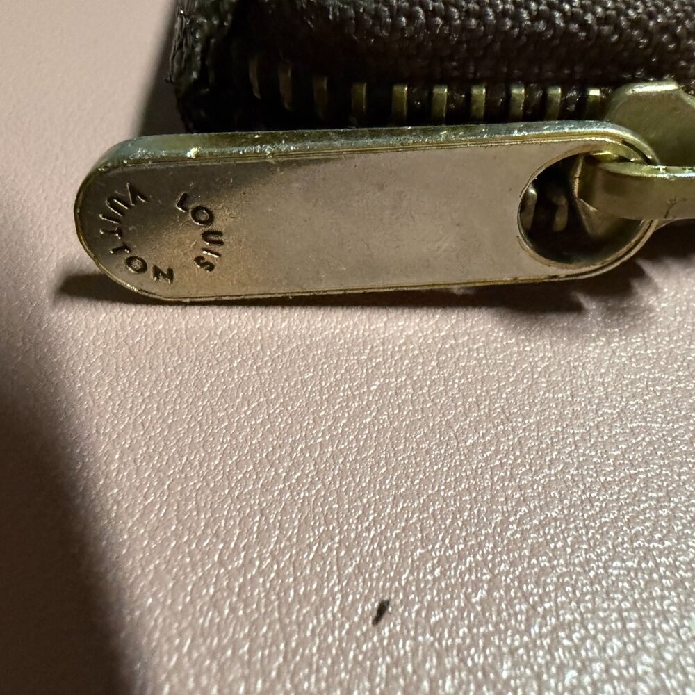 Louis Vuitton Monogram Zippy Wallet CA0029 - Picture 4 of 16